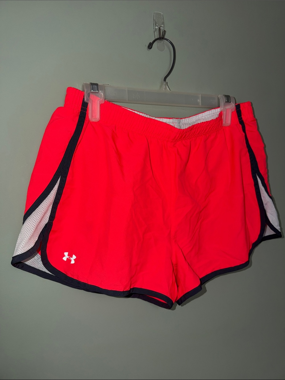 Under Armour Bright Coral Running Shorts Women’s Large Athletic